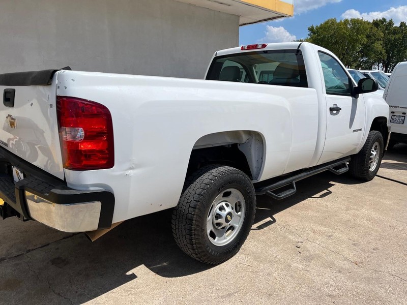 Chevrolet Silverado 2500HD Vehicle Image 04