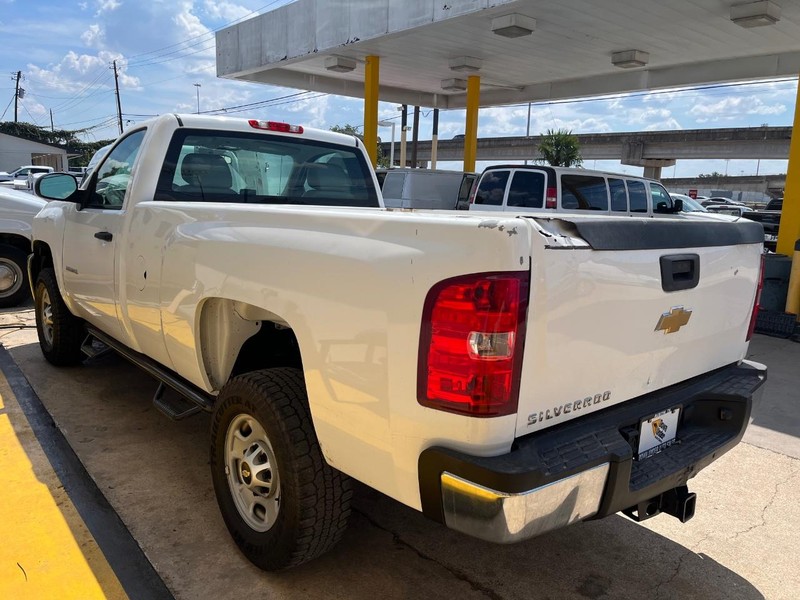Chevrolet Silverado 2500HD Vehicle Image 06