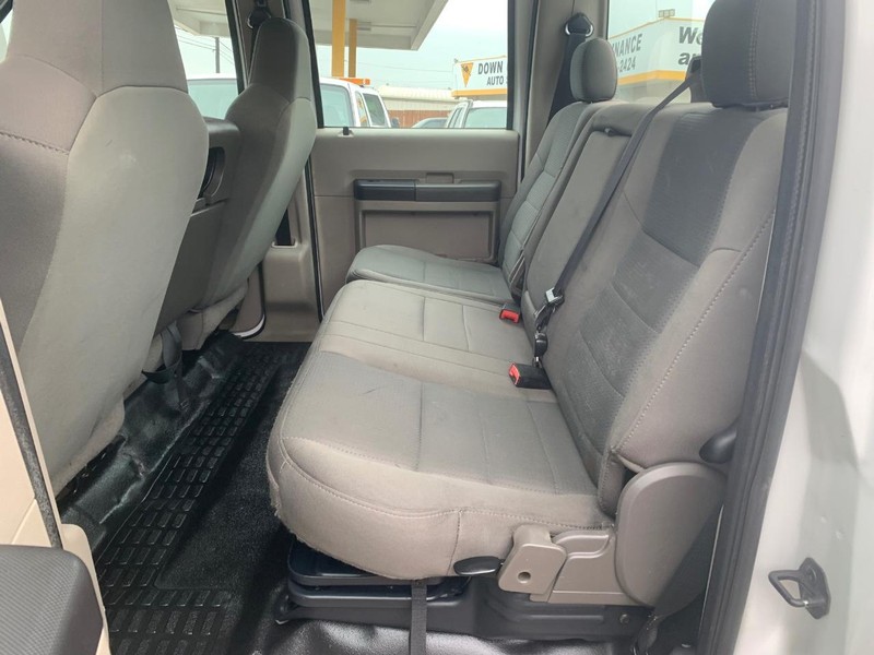 Ford Super Duty F-450 DRW Vehicle Image 13