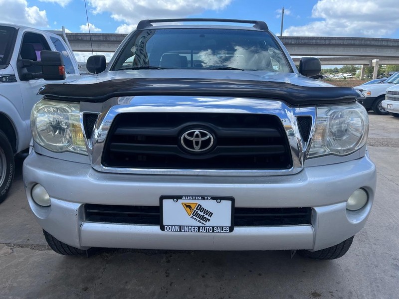 Toyota Tacoma Vehicle Image 02