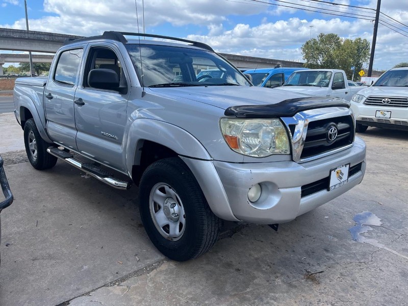 Toyota Tacoma Vehicle Image 03