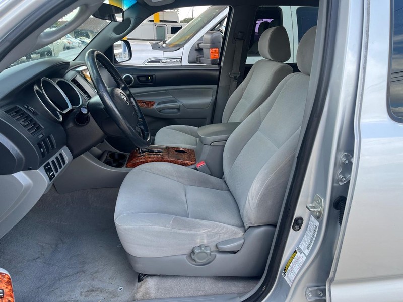 Toyota Tacoma Vehicle Image 07