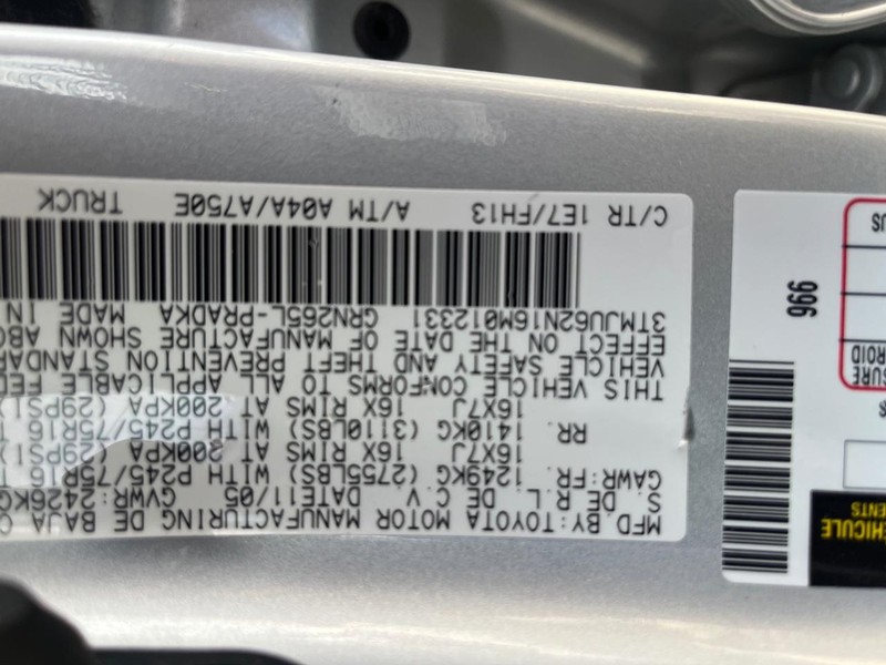 Toyota Tacoma Vehicle Image 15