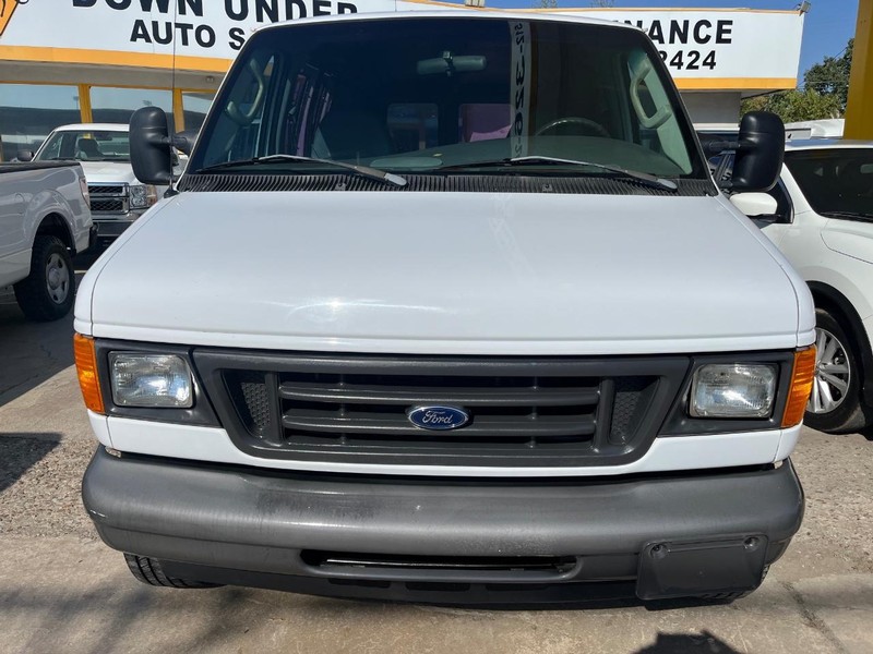Ford Econoline Cargo Van Vehicle Image 02