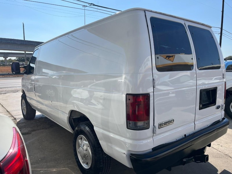 Ford Econoline Cargo Van Vehicle Image 04