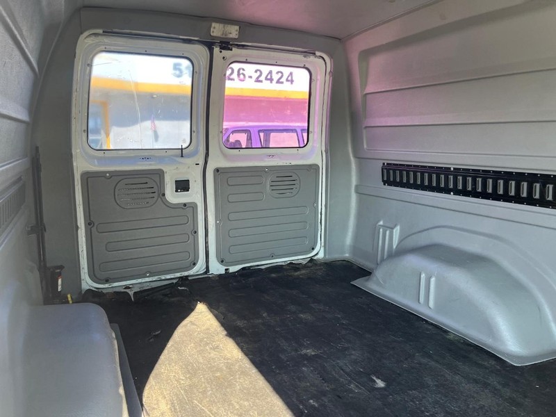 Ford Econoline Cargo Van Vehicle Image 10