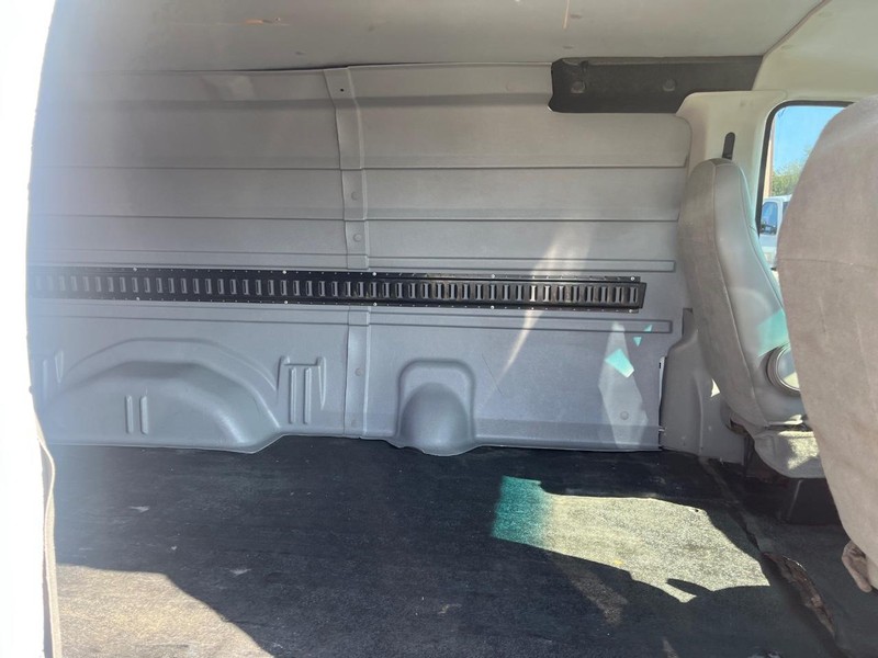 Ford Econoline Cargo Van Vehicle Image 11
