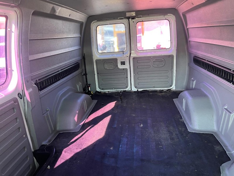 Ford Econoline Cargo Van Vehicle Image 12