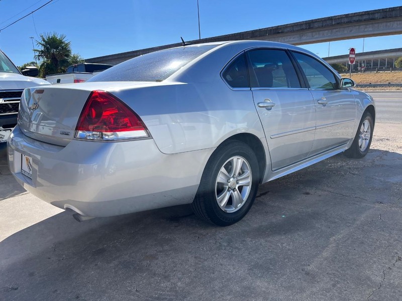 Chevrolet Impala Limited Vehicle Full-screen Gallery Image 06