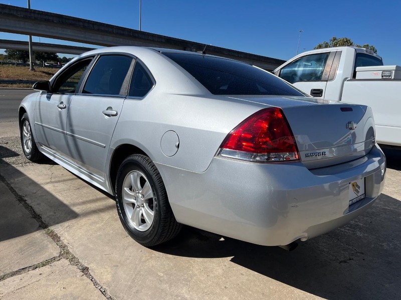 Chevrolet Impala Limited Vehicle Full-screen Gallery Image 03