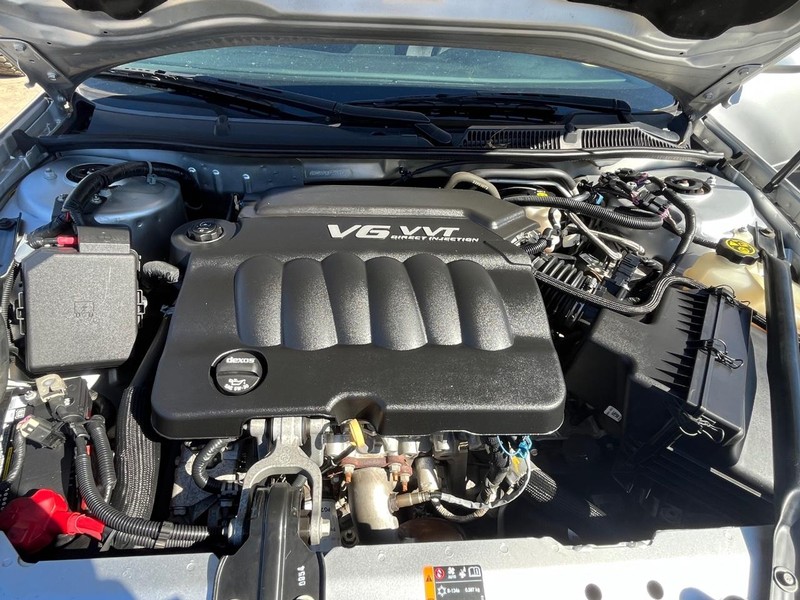 Chevrolet Impala Limited Vehicle Full-screen Gallery Image 11