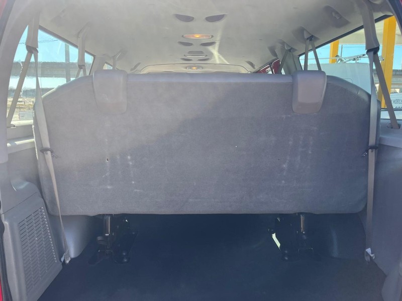 Ford Econoline Wagon Vehicle Image 13