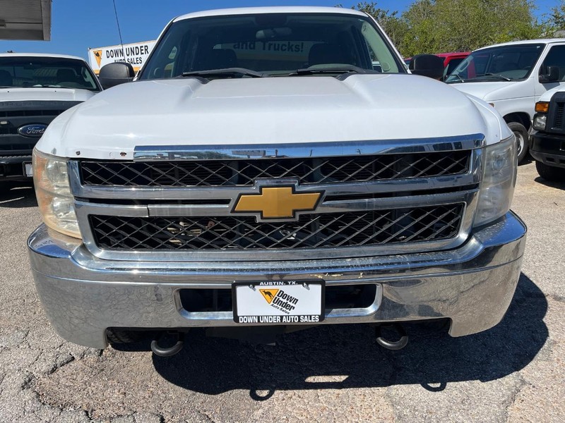 Chevrolet Silverado 2500HD Vehicle Full-screen Gallery Image 02