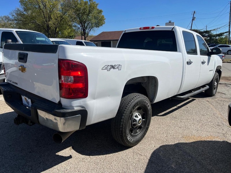Chevrolet Silverado 2500HD Vehicle Full-screen Gallery Image 06