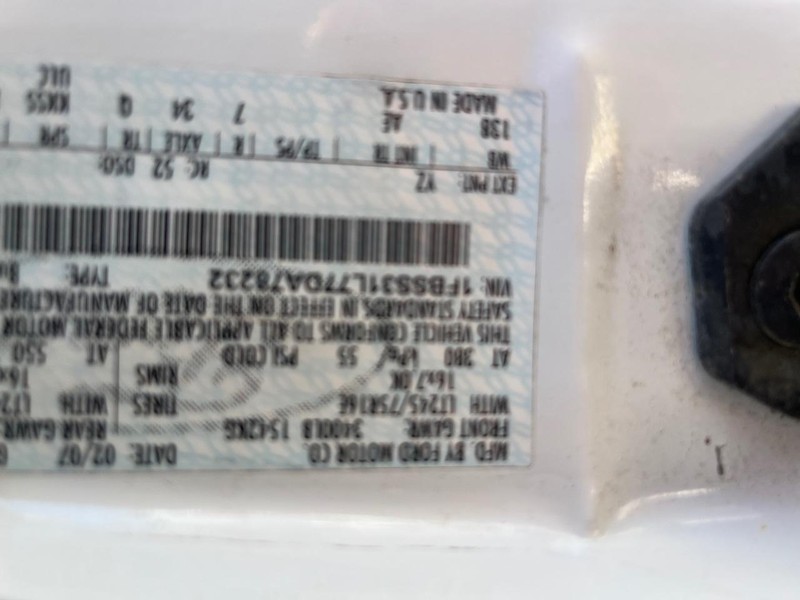 Ford Econoline Wagon Vehicle Image 11