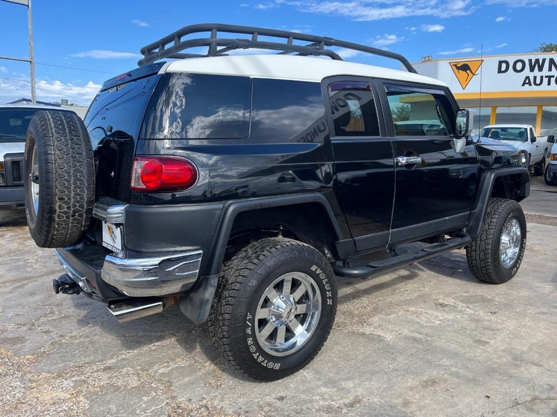 Toyota FJ Cruiser Vehicle Image 06