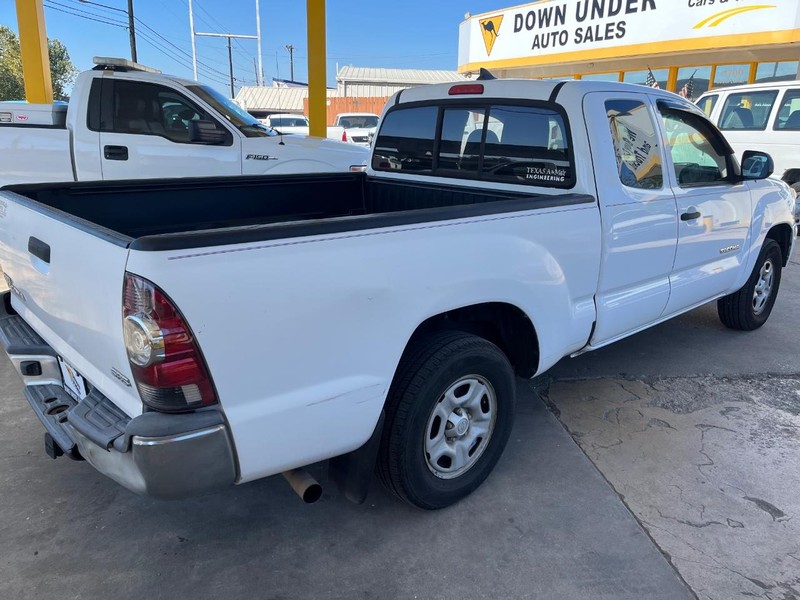 Toyota Tacoma Vehicle Image 06