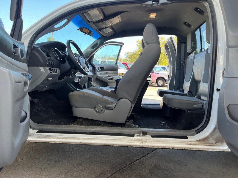 Toyota Tacoma Vehicle Image 07