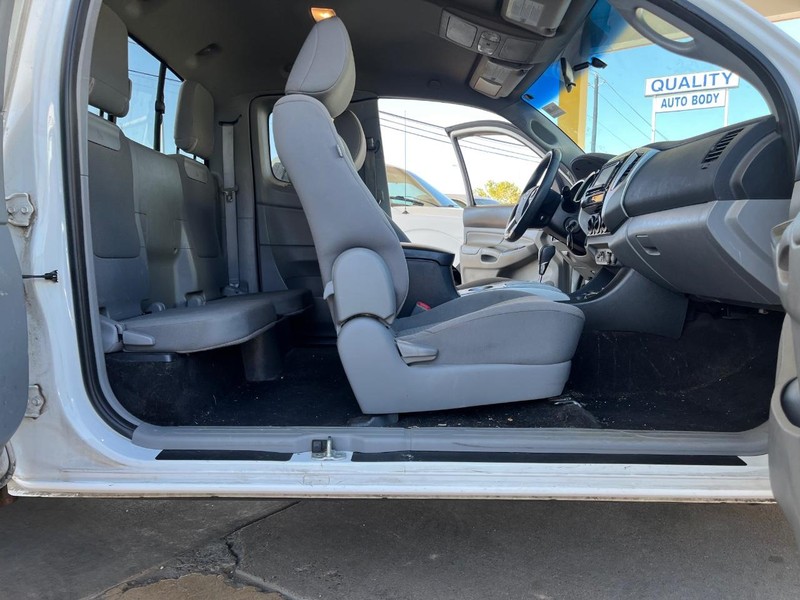 Toyota Tacoma Vehicle Image 08