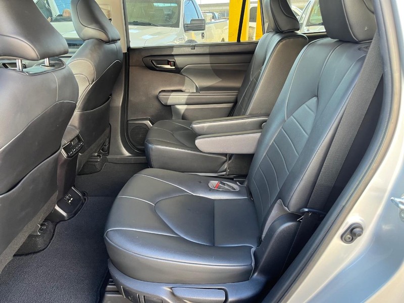 Toyota Highlander Vehicle Image 09