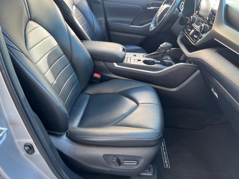 Toyota Highlander Vehicle Image 11