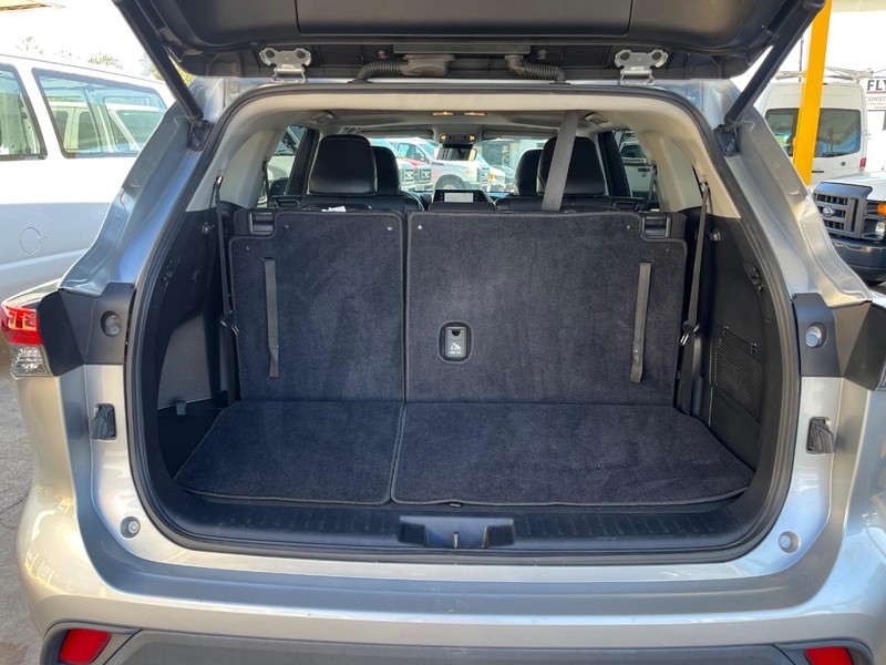 Toyota Highlander Vehicle Image 13
