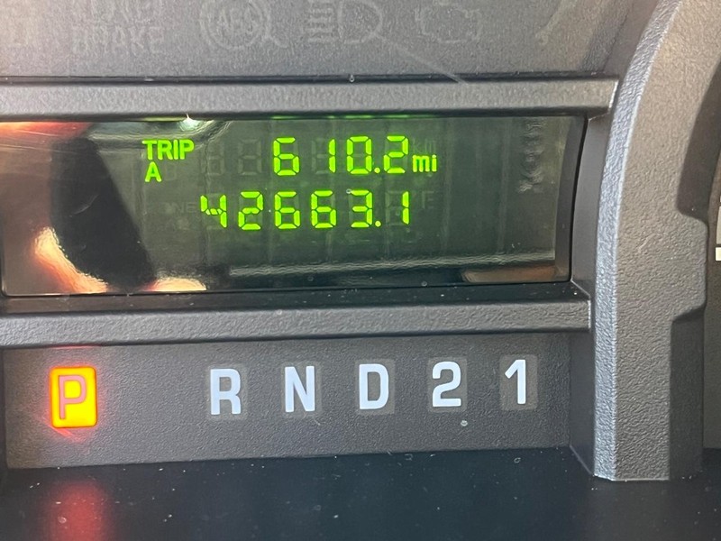 Ford Econoline Wagon Vehicle Image 17