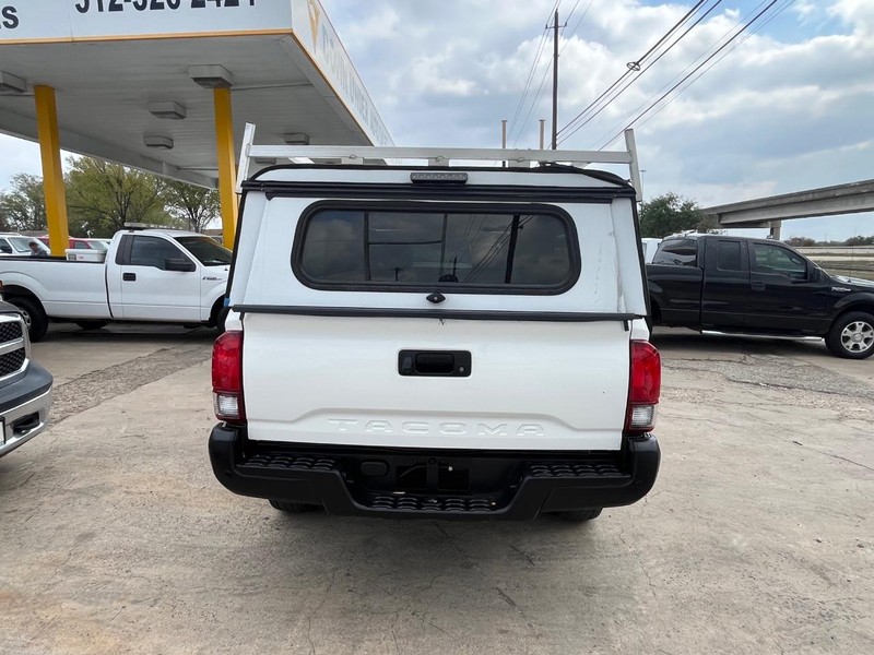 Toyota Tacoma 2WD Vehicle Image 04