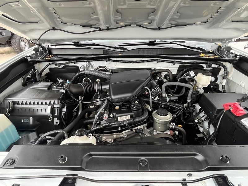 Toyota Tacoma 2WD Vehicle Image 05
