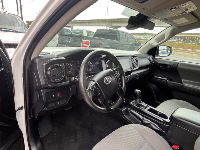 Toyota Tacoma 2WD Vehicle Image 07