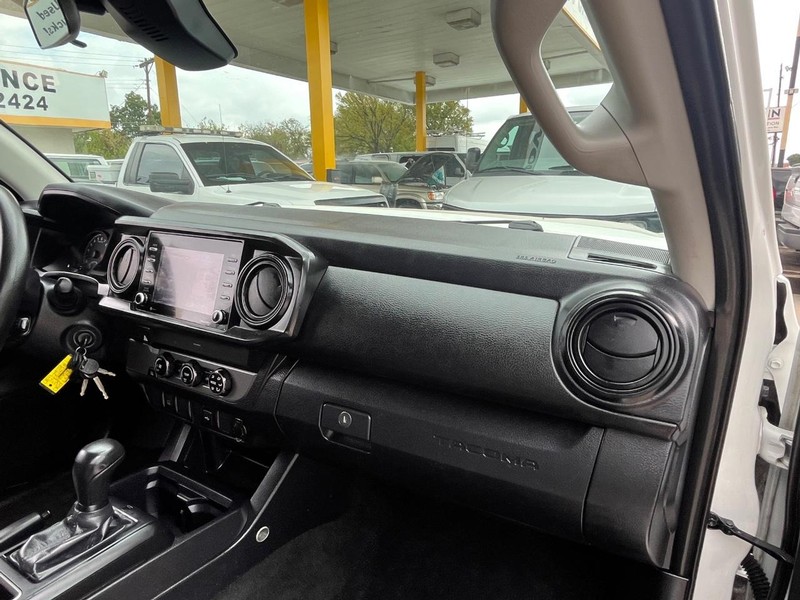 Toyota Tacoma 2WD Vehicle Image 08