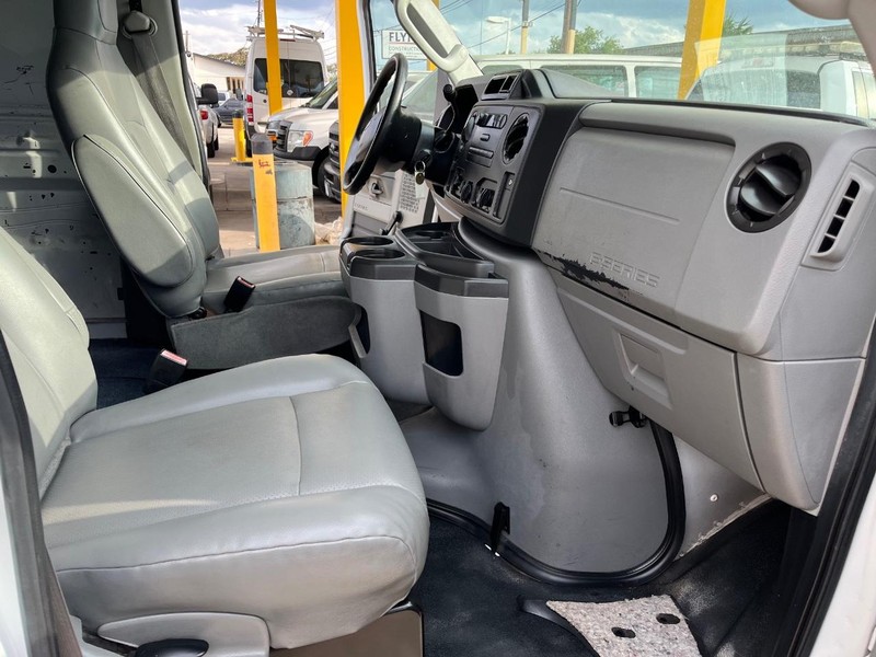 Ford Econoline Cargo Van Vehicle Full-screen Gallery Image 08