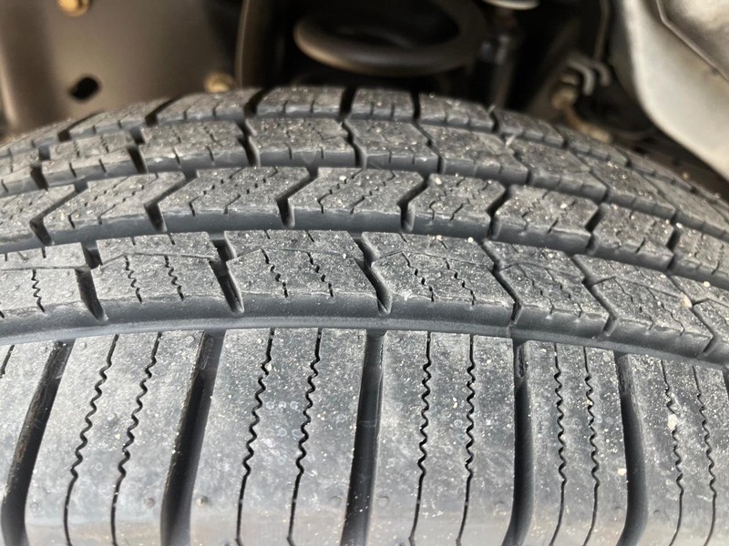 Ford Econoline Cargo Van Vehicle Full-screen Gallery Image 13