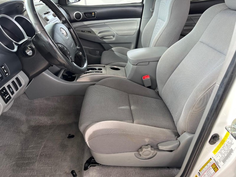 Toyota Tacoma Vehicle Image 07