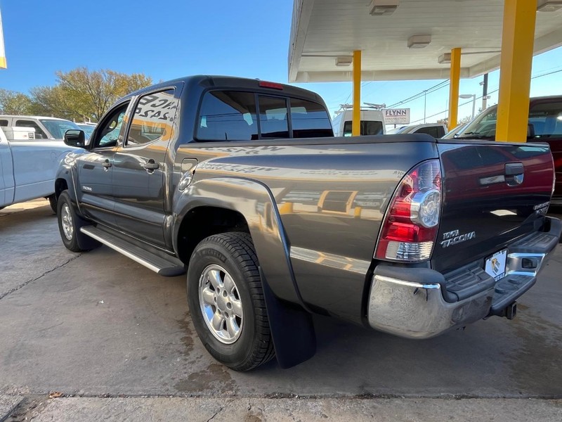 Toyota Tacoma Vehicle Image 04