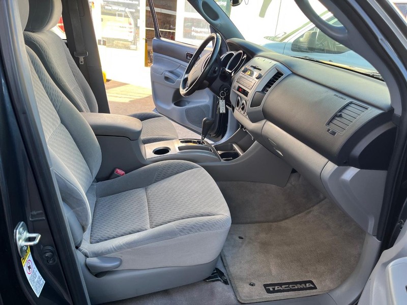 Toyota Tacoma Vehicle Image 08