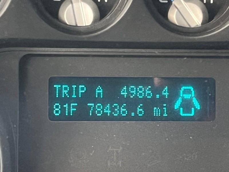 Ford Super Duty F-250 SRW Vehicle Image 05