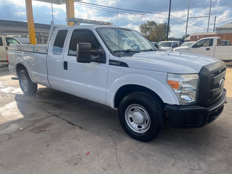 Ford Super Duty F-250 SRW Vehicle Image 02