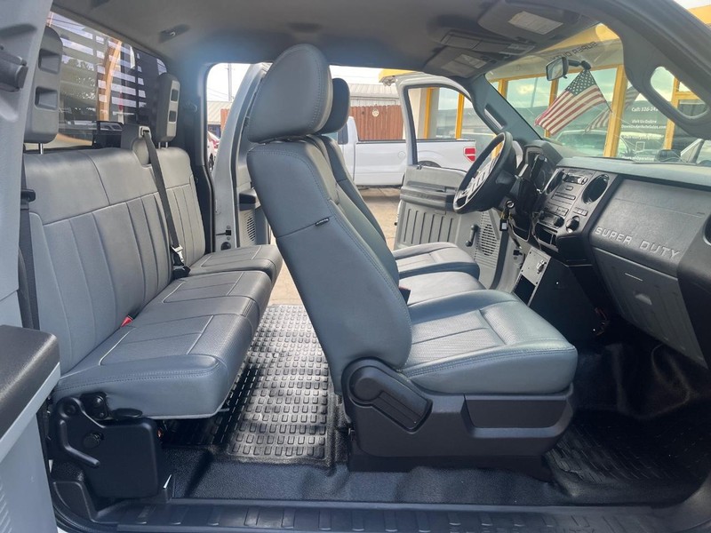 Ford Super Duty F-250 SRW Vehicle Image 07