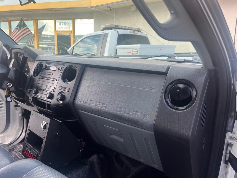 Ford Super Duty F-250 SRW Vehicle Image 08