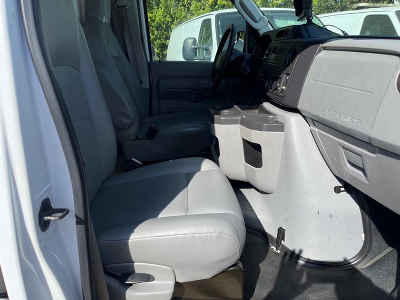 Ford Econoline Cargo Van Vehicle Image 07