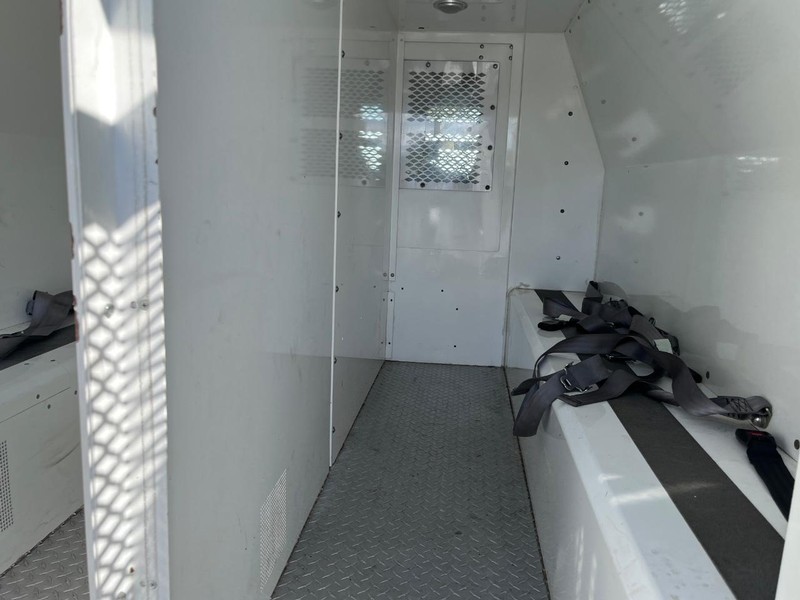 Ford Econoline Cargo Van Vehicle Image 09