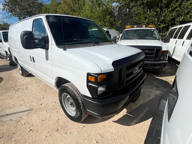 Ford Econoline Cargo Van Vehicle Image 02