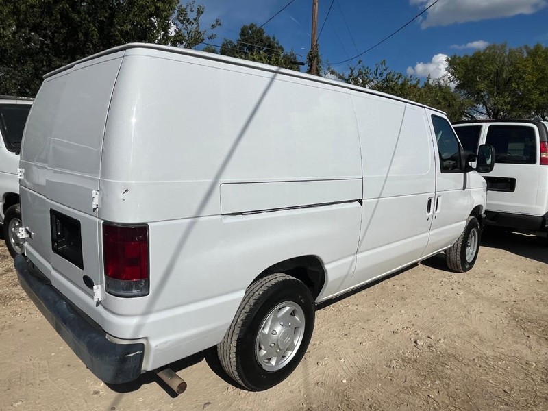Ford Econoline Cargo Van Vehicle Image 03