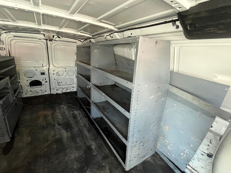 Ford Econoline Cargo Van Vehicle Image 04