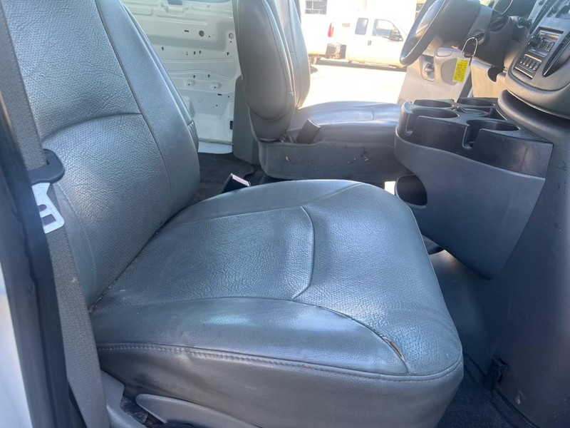 Ford Econoline Wagon Vehicle Image 05