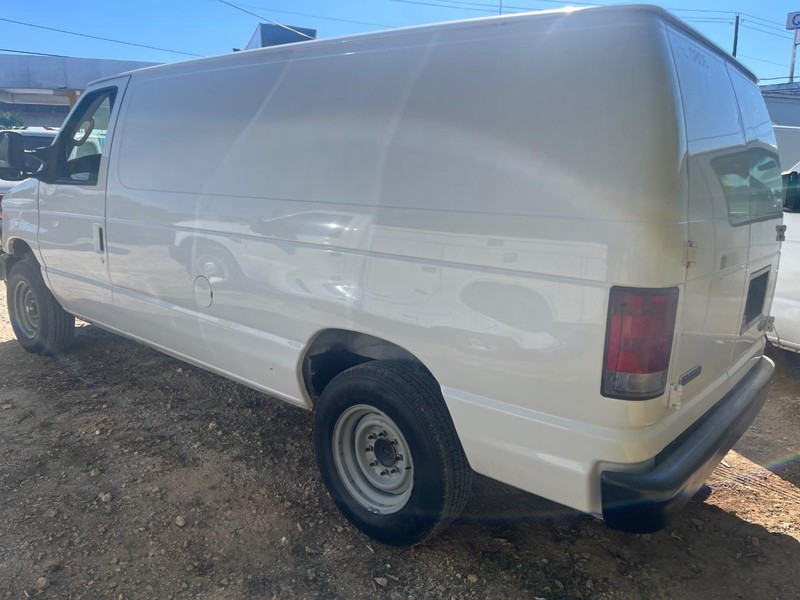 Ford Econoline Cargo Van Vehicle Image 03