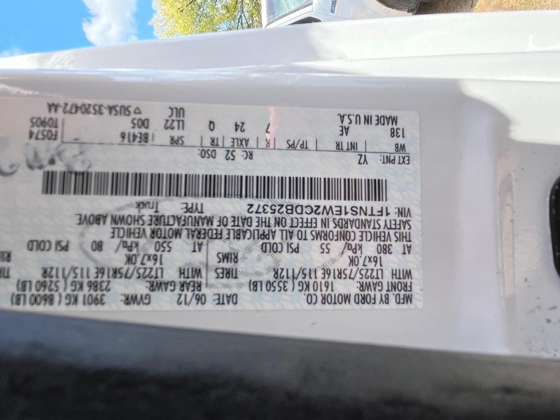 Ford Econoline Cargo Van Vehicle Image 11