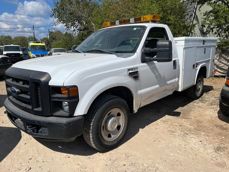 Ford Super Duty F-250 SRW Vehicle Image 03