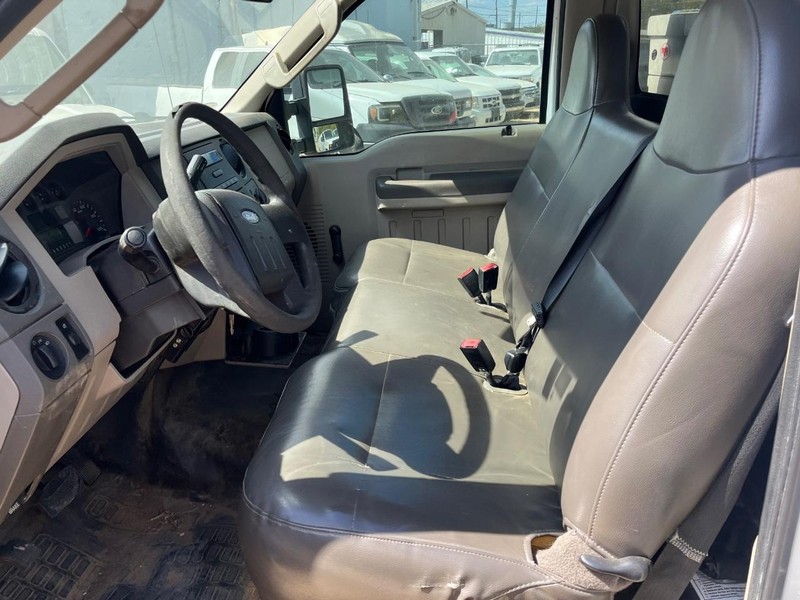 Ford Super Duty F-250 SRW Vehicle Image 04